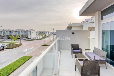 Townhouse de 3 dormitorios en DAMAC Hills (Akoya by DAMAC), UAE No. 143262 3