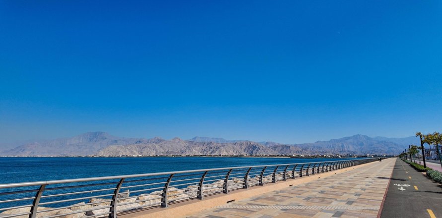 Land de 1800m²  No. 124139