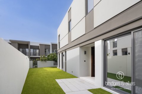 Villa de 4 dormitorios en Tilal Al Ghaf, UAE No. 148201