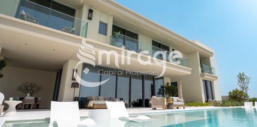 7 bedrooms Villa in Abu Dhabi, UAE No. 18506