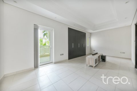 6 bedrooms Villa in Quortaj, UAE No. 187985 8