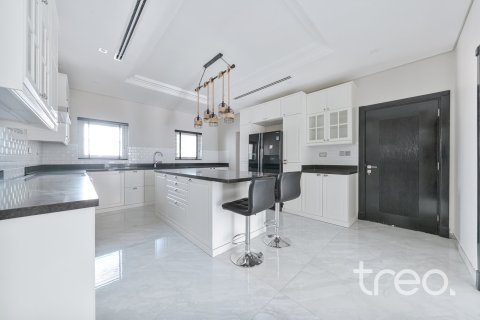6 bedrooms Villa in Quortaj, UAE No. 187985 18