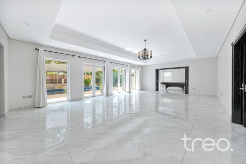 6 bedrooms Villa in Quortaj, UAE No. 187985 4