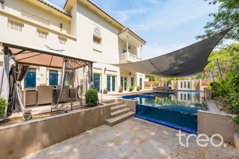 6 bedrooms Villa in Quortaj, UAE No. 187985 3