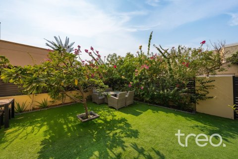 Villa de 4 dormitorios en Meadows 8, UAE No. 187986 29