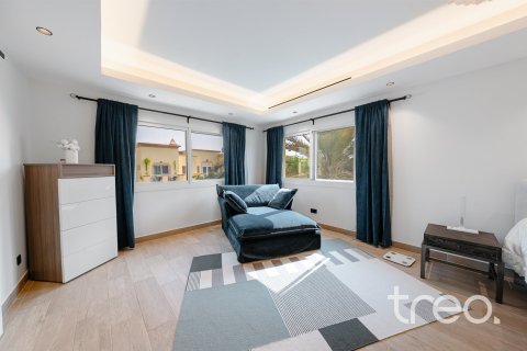 Villa de 4 dormitorios en Meadows 8, UAE No. 187986 17