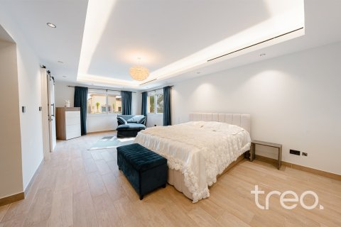 Villa de 4 dormitorios en Meadows 8, UAE No. 187986 16
