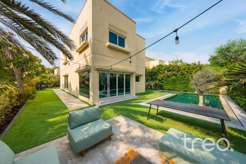 Villa de 4 dormitorios en Meadows 8, UAE No. 187986
