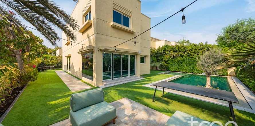 Villa de 4 dormitorios en Meadows 8, UAE No. 187986
