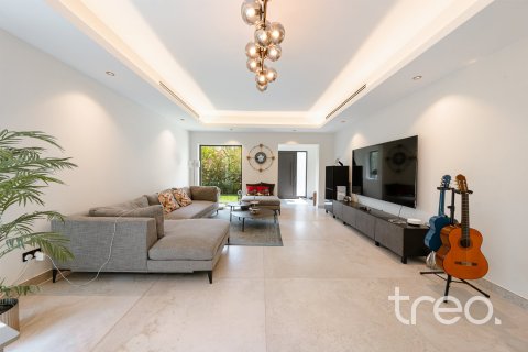 Villa de 4 dormitorios en Meadows 8, UAE No. 187986 3