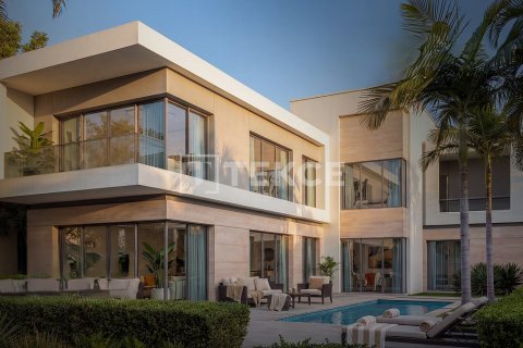 6 bedrooms Villa in Dubai Land, UAE No. 142138