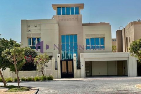 Villa de 4 dormitorios en Doha, Qatar No. 57621 9