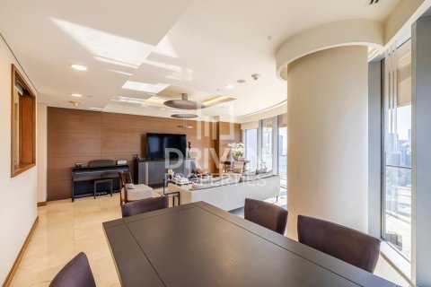 Квартира с 3 спальнями в Даунтаун Дубай (Даунтаун Бурдж Дубай), ОАЭ №138947 5