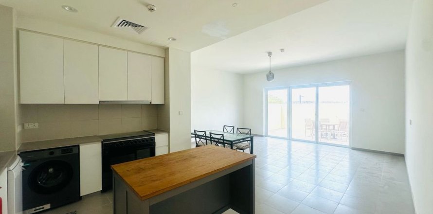 Apartment de 3 dormitorios en Dubai, UAE No. 167493