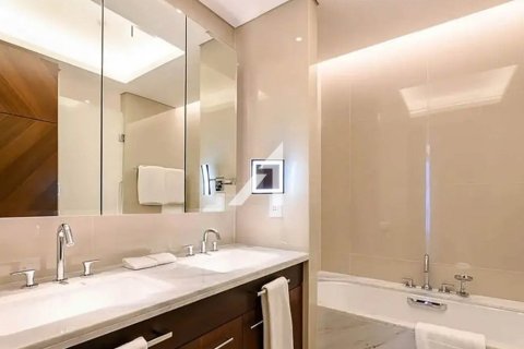 Квартира с 3 спальнями в Даунтаун Дубай (Даунтаун Бурдж Дубай), ОАЭ №135954 5