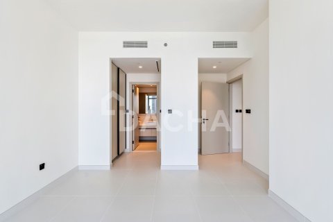Квартира с 2 спальнями в EMAAR Beachfront, ОАЭ №162063 8