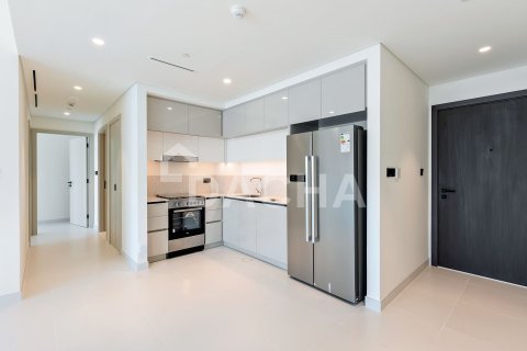 Квартира с 2 спальнями в EMAAR Beachfront, ОАЭ №162063 6