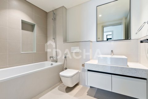 Квартира с 2 спальнями в EMAAR Beachfront, ОАЭ №162063 4