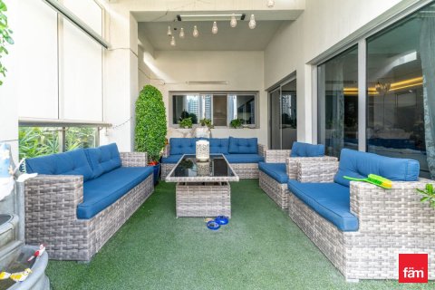 Квартира с 4 спальнями в Бизнес-Бэй, ОАЭ №135697 4