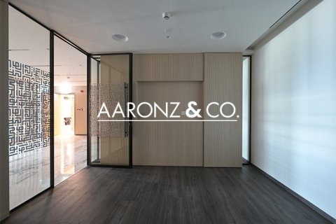 Office de 2323m² à Sheikh Zayed Road, UAE No. 141046 10