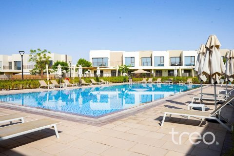 3 bedrooms Villa in EMAAR South, UAE No. 203895 11