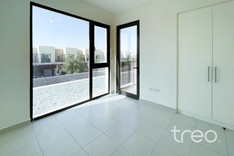 3 bedrooms Villa in EMAAR South, UAE No. 203897 9