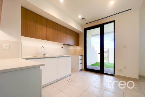 3 bedrooms Villa in EMAAR South, UAE No. 203897 5