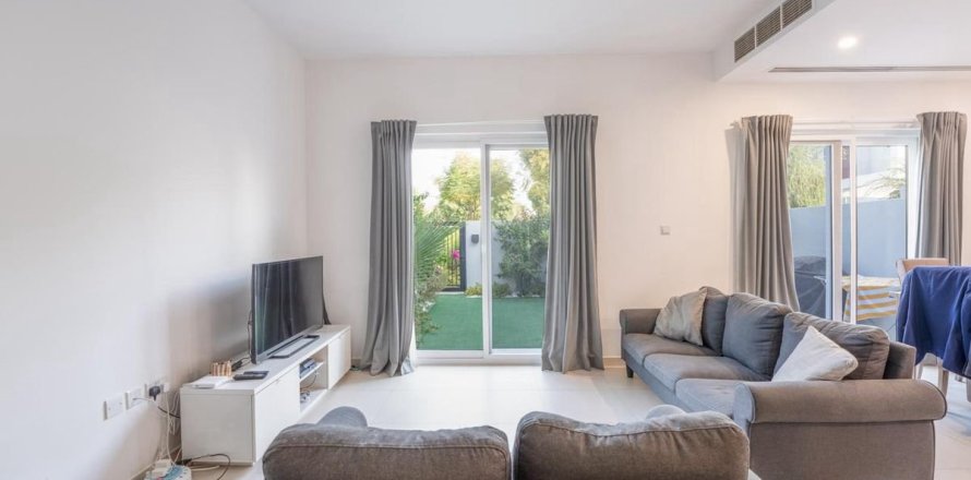 Villa de 3 dormitorios en Dubai, UAE No. 205227