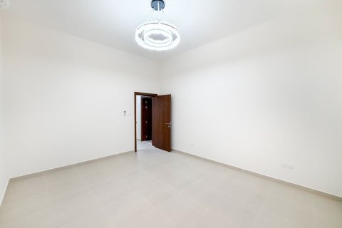 4 bedrooms Villa in Al Aweer, UAE No. 199751 10