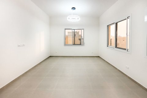 4 bedrooms Villa in Al Aweer, UAE No. 199751 19