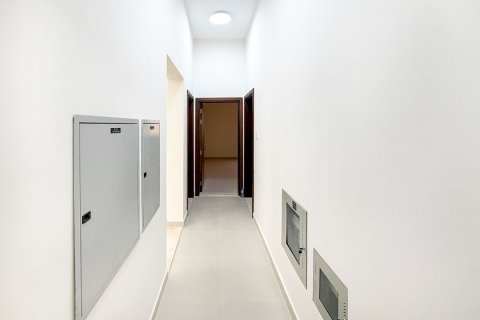 4 bedrooms Villa in Al Aweer, UAE No. 199751 18