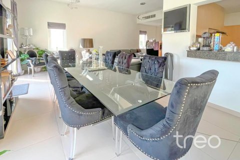 Villa de 3 dormitorios en Dubai, UAE No. 186648 7