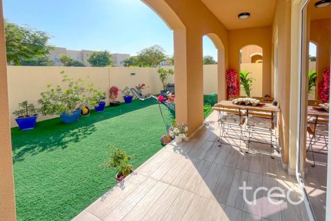 Villa de 3 dormitorios en Dubai, UAE No. 186648 10