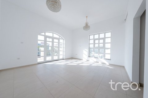 Villa de 5 dormitorios en The Villa, UAE No. 173902 18