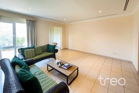 3 غرف نوم فيلا في Meadows 8, الإمارات العربية المتحدة رقم 173903 4