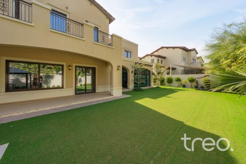 Villa de 6 dormitorios en Rosa, UAE No. 206168