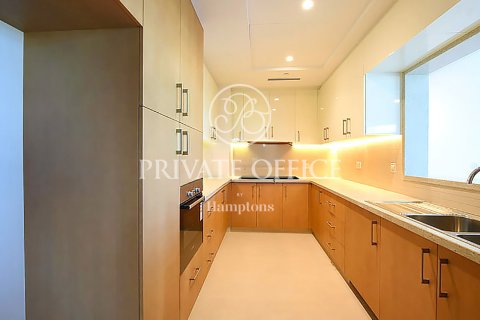 Квартира с 3 спальнями  №118879 11