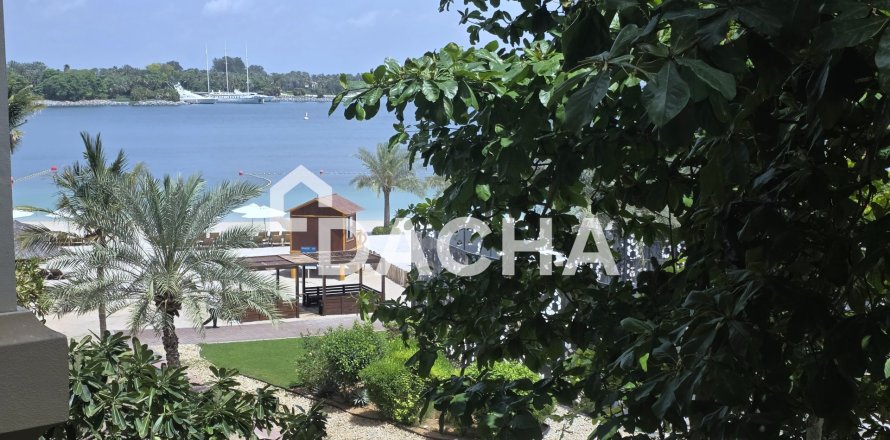 Appartement de 1 chambre à Shoreline Apartments, UAE No. 155524