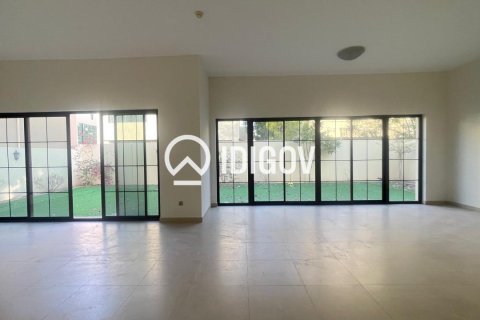 Villa de 4 dormitorios en Dubai, UAE No. 184920 21
