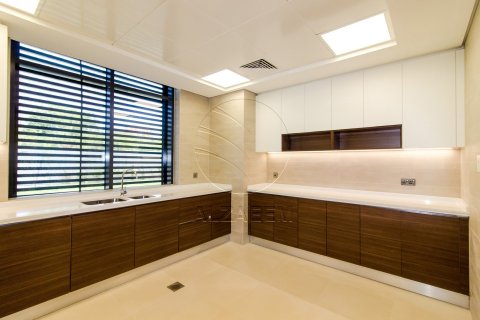 5 bedrooms Apartment No. 127790 12