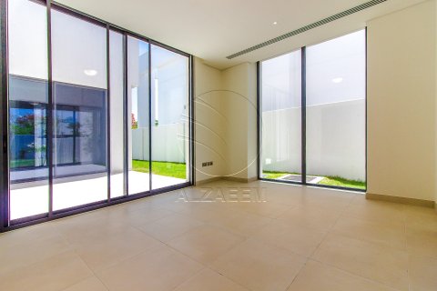 5 bedrooms Apartment No. 127790 17