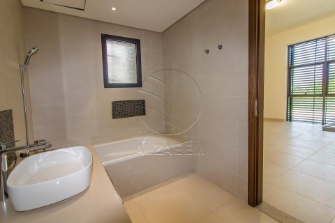 5 bedrooms Apartment No. 127790 8