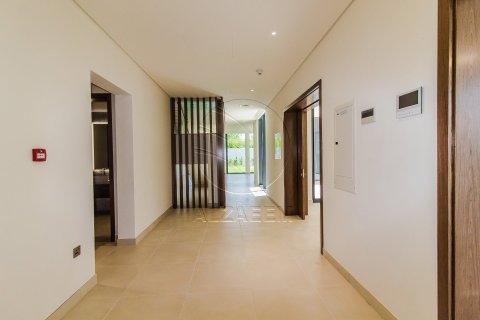 5 bedrooms Apartment No. 127790 16