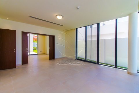 5 bedrooms Apartment No. 127790 23