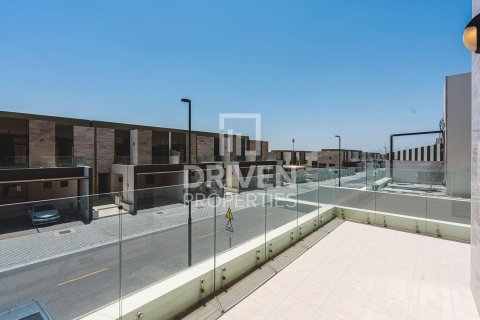 4 bedrooms Townhouse in District 11, UAE No. 200442 3