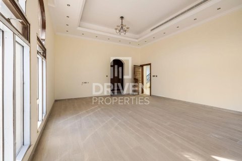 7 bedrooms Villa in Al Quoz, UAE No. 193555 24