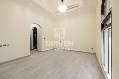 7 bedrooms Villa in Al Quoz, UAE No. 193555 22