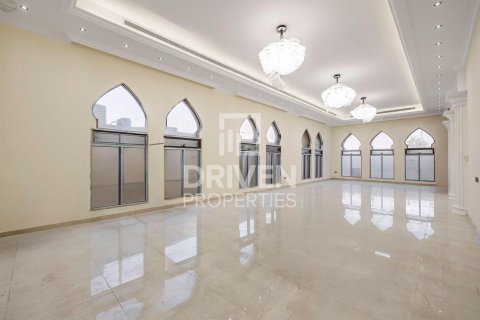 7 bedrooms Villa in Al Quoz, UAE No. 193555 18