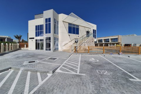 3 bedrooms Townhouse in Dubai Land, UAE No. 155561 9