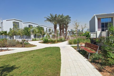 3 bedrooms Townhouse in Dubai Land, UAE No. 155561 3